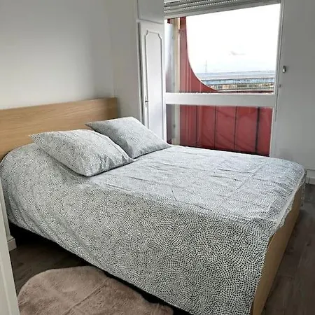 Superbe T4 Vue, Metro Commerces Apartmán *