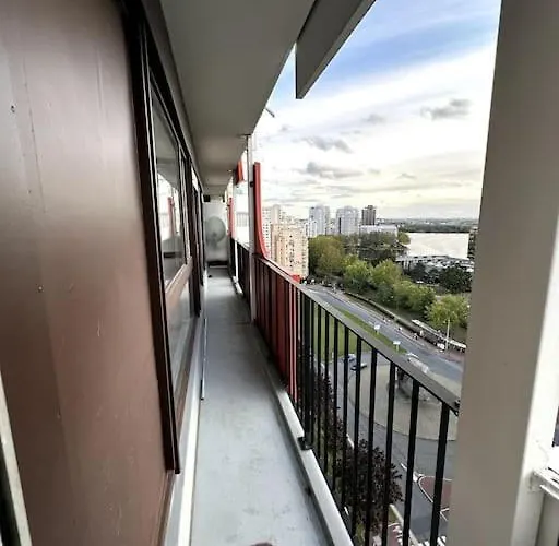 Appartement Superbe T4 Vue, Métro Commerces