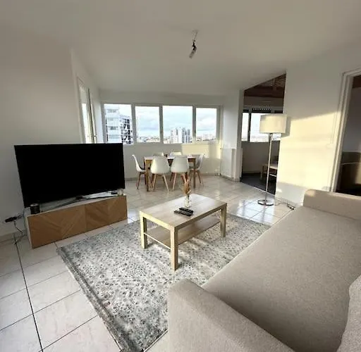 Appartement Superbe T4 Vue, Métro Commerces *