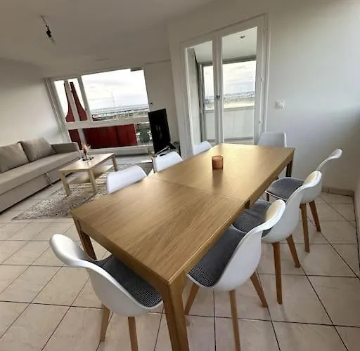 Appartement Superbe T4 Vue, Métro Commerces Créteil